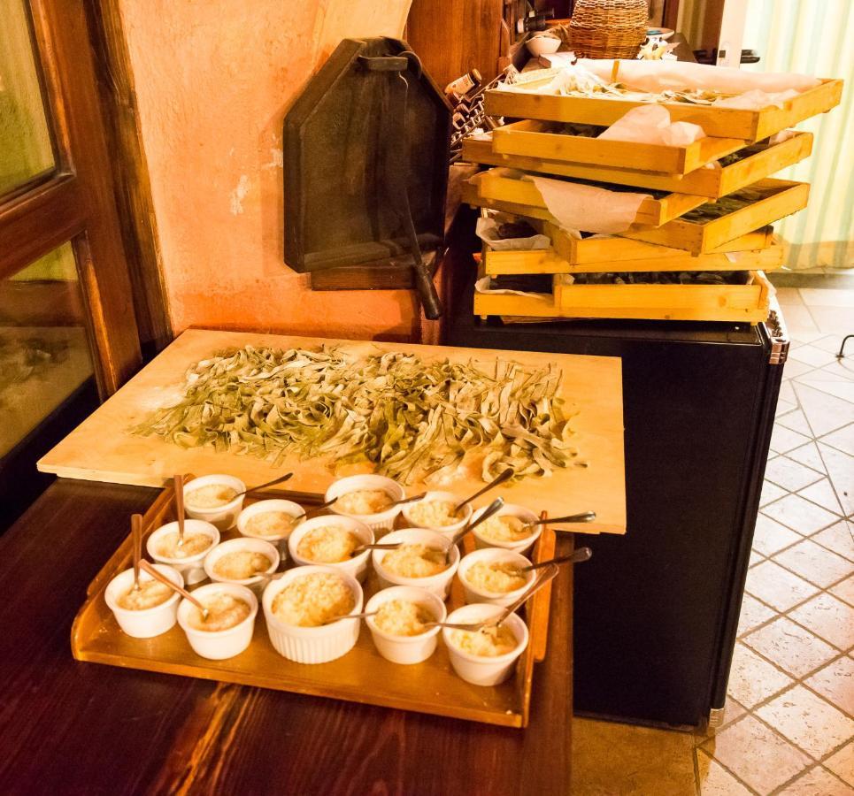 Albergo Locanda Mistral Acceglio Buitenkant foto